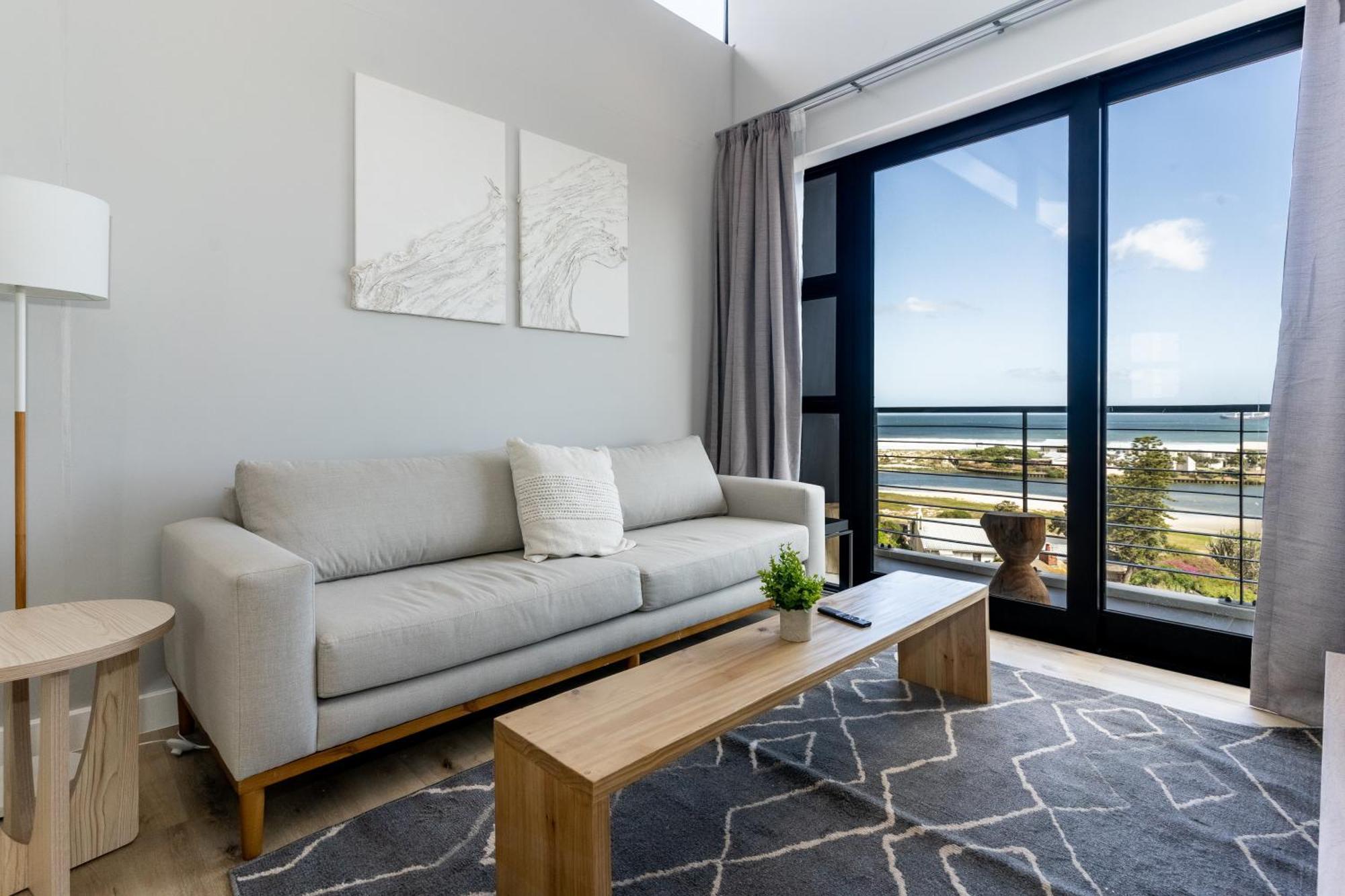 Apartment Burmeister 607 - Floor Corner 2 Bedroom With Sea And Lagoon Views - Onsite Parking Cape Town