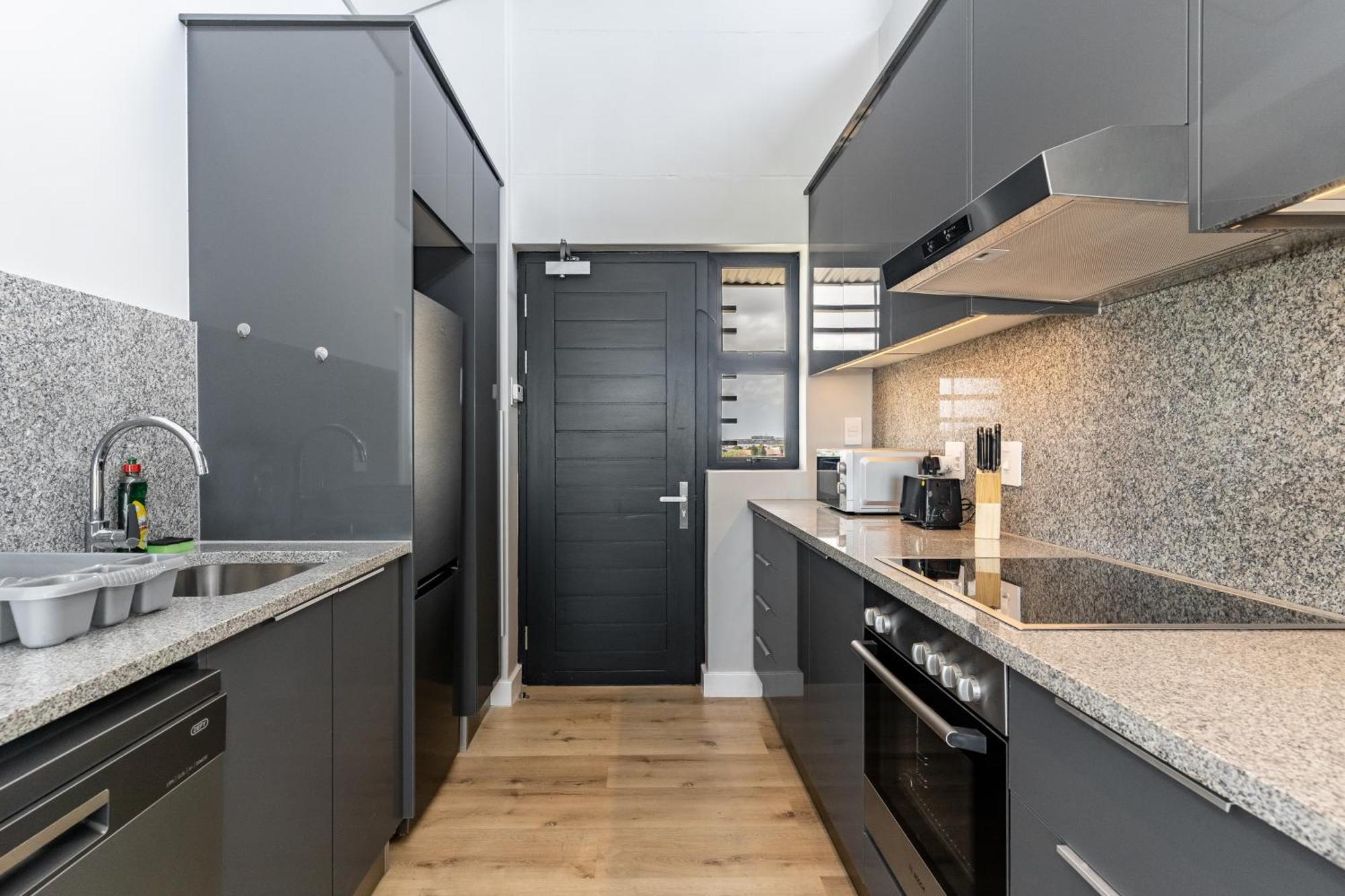 Burmeister 607 - Floor Corner 2 Bedroom With Sea And Lagoon Views - Onsite Parking * Cape Town
