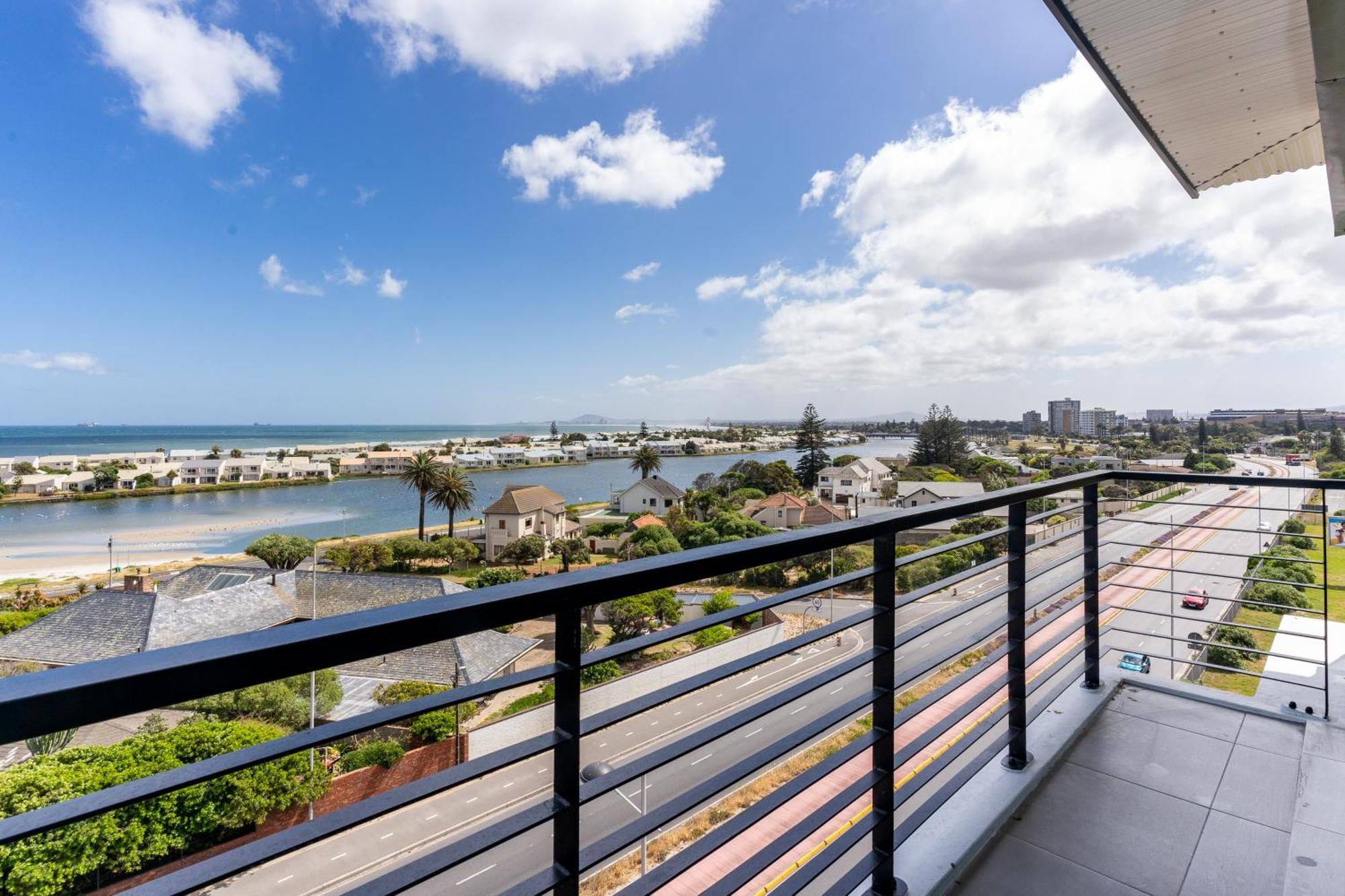 Apartment Burmeister 607 - Floor Corner 2 Bedroom With Sea And Lagoon Views - Onsite Parking